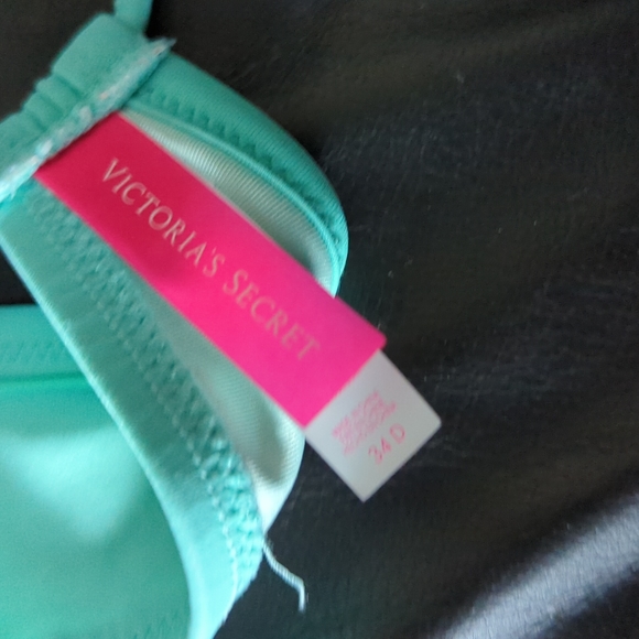 Victoria's secret bikini top - Picture 2 of 2
